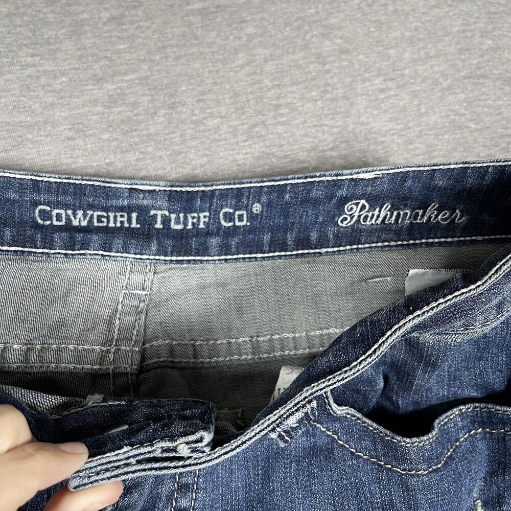 Cowgirl Tuff Co. Jeans Womens 32x31 Blue Bootcut Studded Embroidered Arrows - Picture 8 of 10